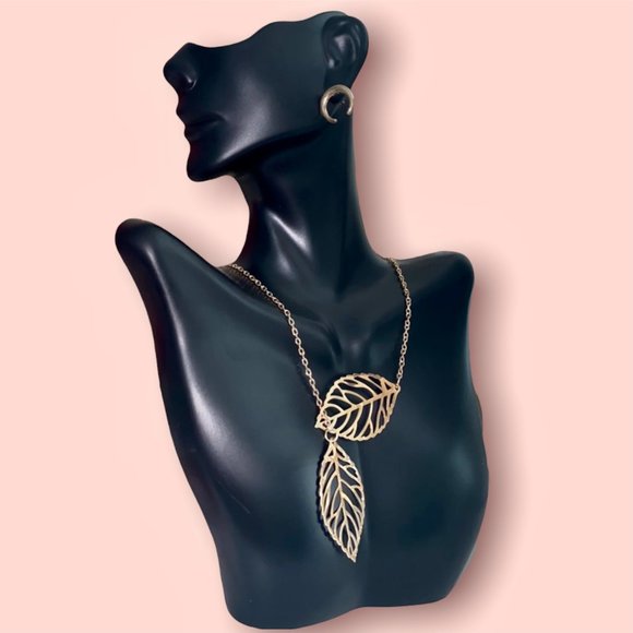 NEW Gold-Plated Leaf Necklace - Picture 1 of 4